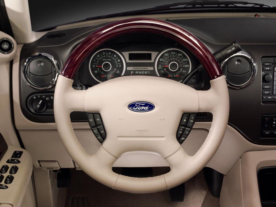  Ford Expedition 2003 года  (фото 96 из 169)